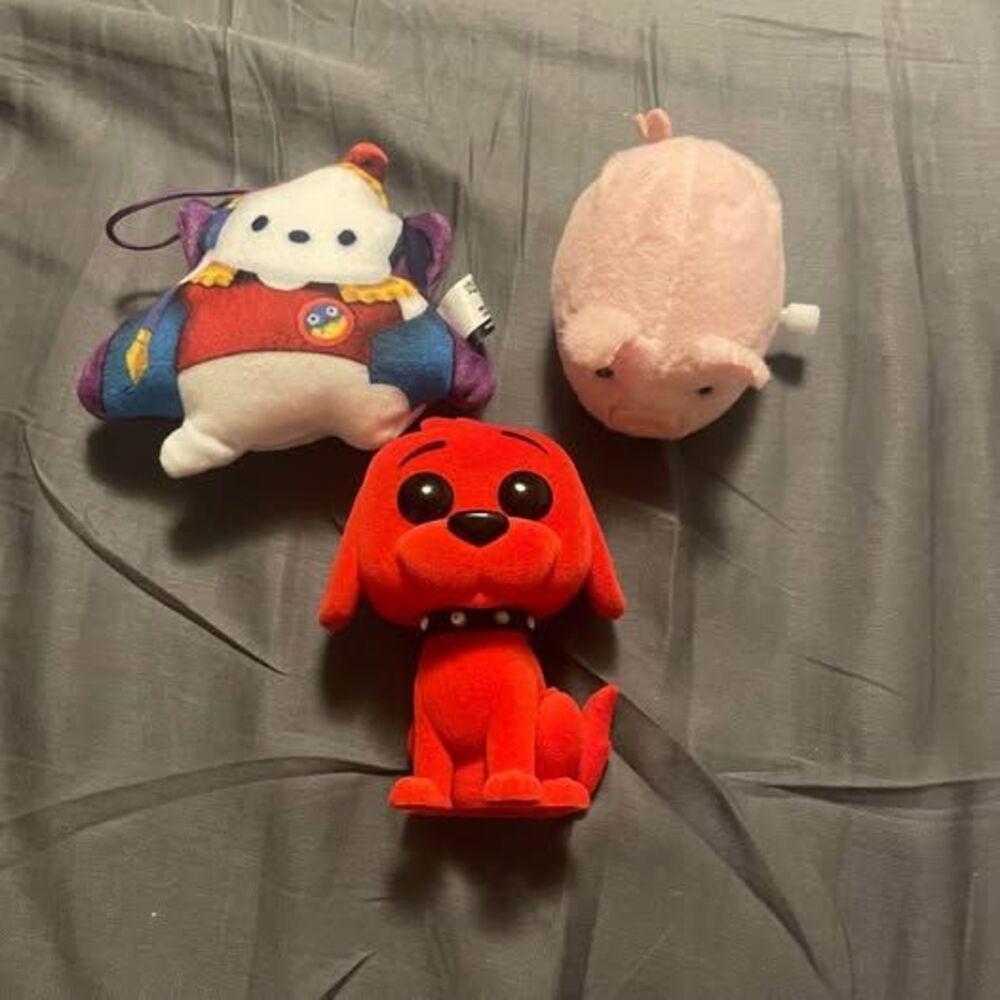 Clifford the Big Red Dog and Sanrio Plush Toy Bundle